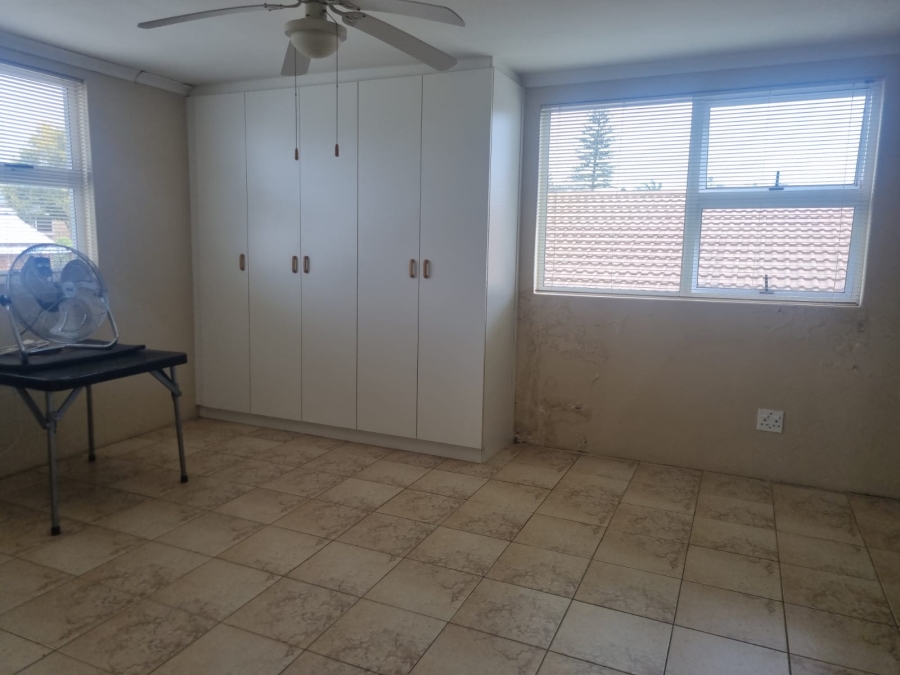 4 Bedroom Property for Sale in Doornkloof Western Cape